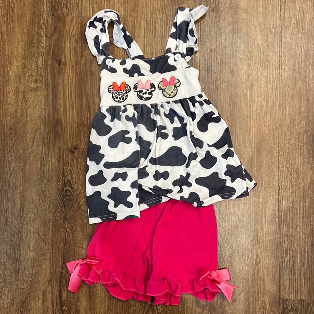 Minnie Mouse outfit